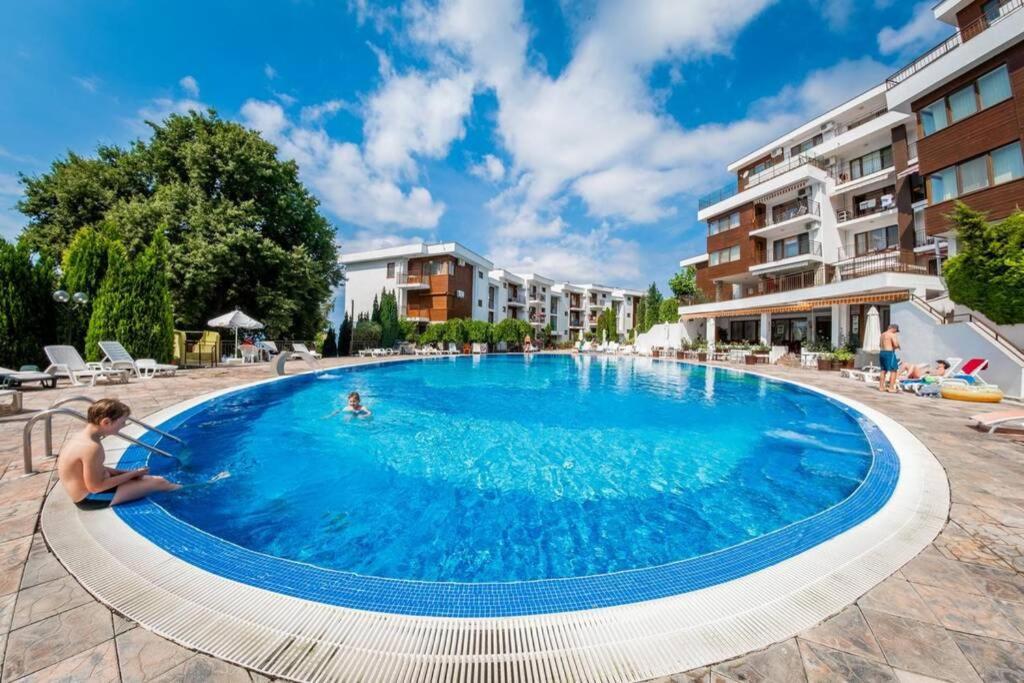 Messambria Fort Beach - Premium Apartments Elenite Exteriör bild