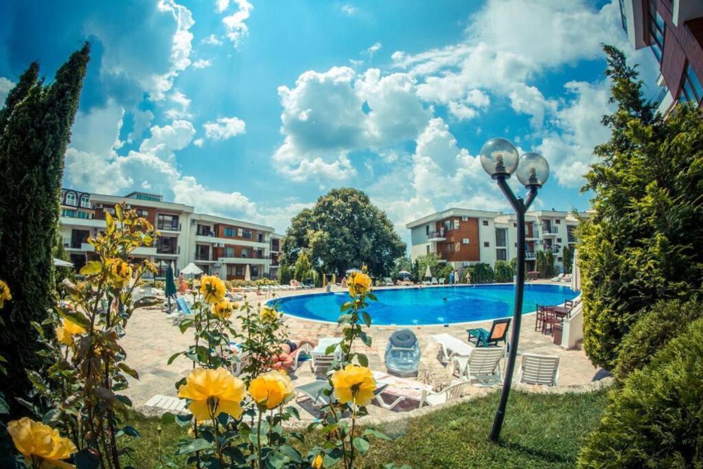 Messambria Fort Beach - Premium Apartments Elenite Exteriör bild