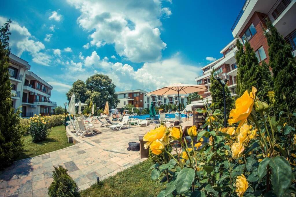 Messambria Fort Beach - Premium Apartments Elenite Exteriör bild